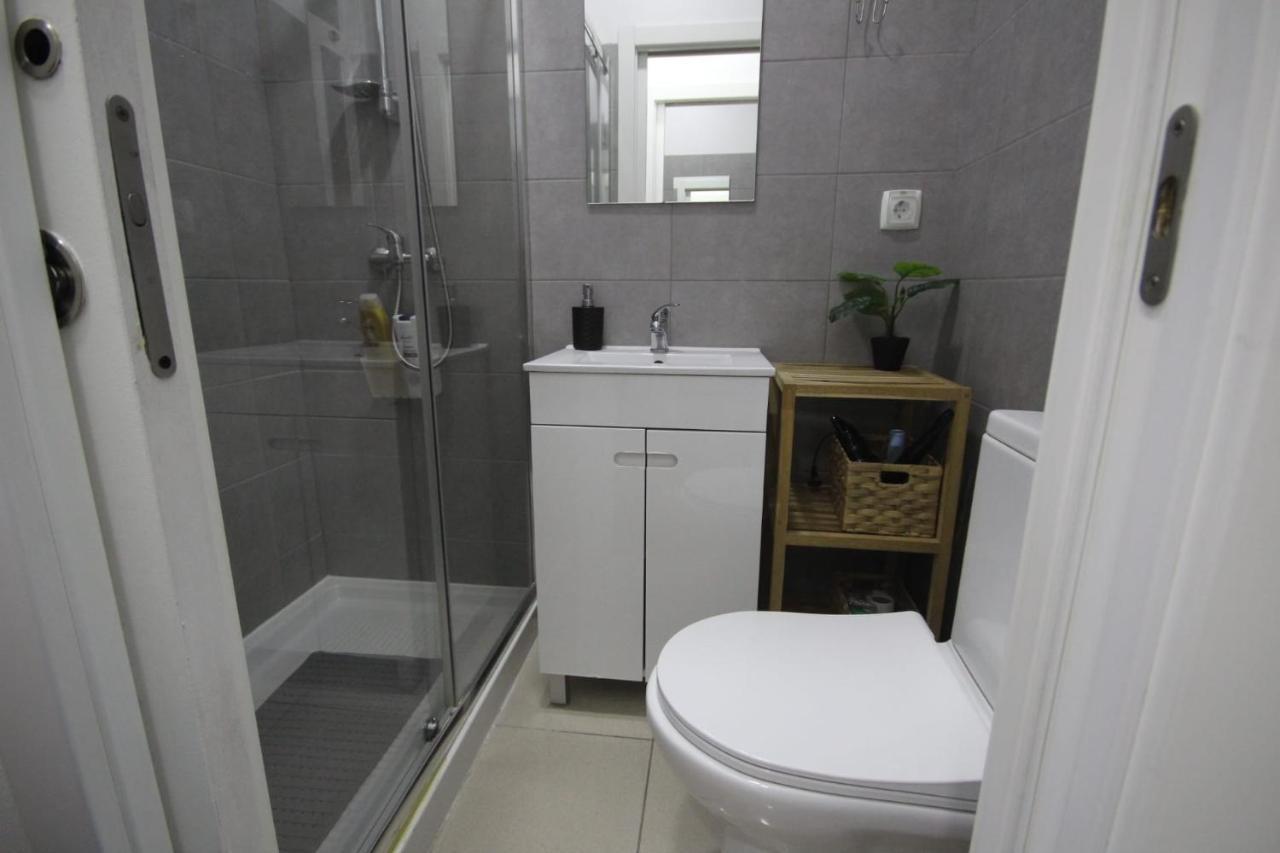 Nautic M1 R2 - Classy & Cozy Double Room With Shared Bathroom In Marques Pombal Lisboa Exteriör bild